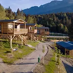 & Glamping Nassfeld By Alps 豪华帐篷