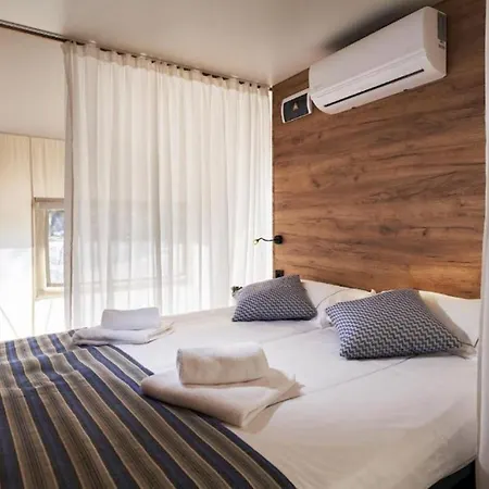 & Glamping Nassfeld By Alps Lüks kamp alanı 4*